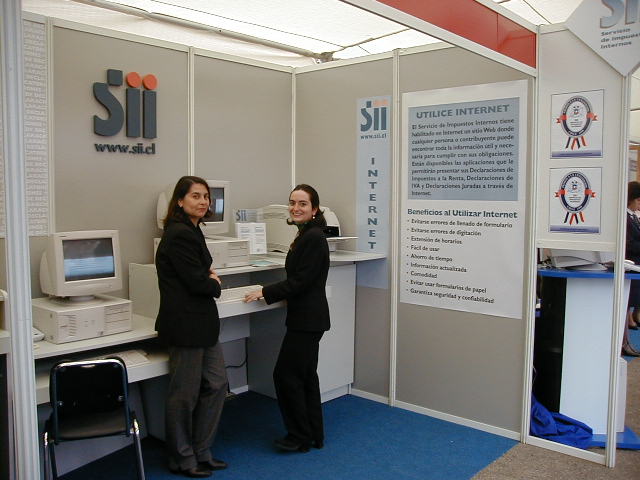 stand.jpg (55721 bytes)