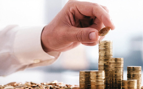 Imagen de monedas en primer plano.